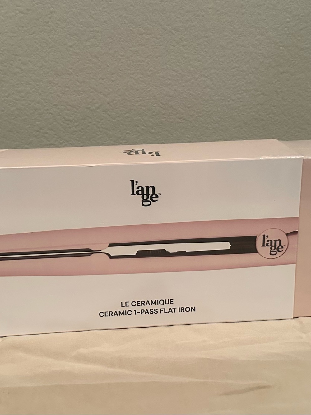 l'ange Le Ceramique Ceramic 1-Pass Flat Iron - Pink/Black   NEW IN SEALED BOX